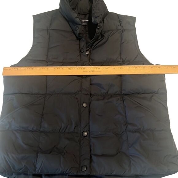 Lands' End Black Nylon Snap Closure Puffer Down Vest Size Large - Picture 8 of 9